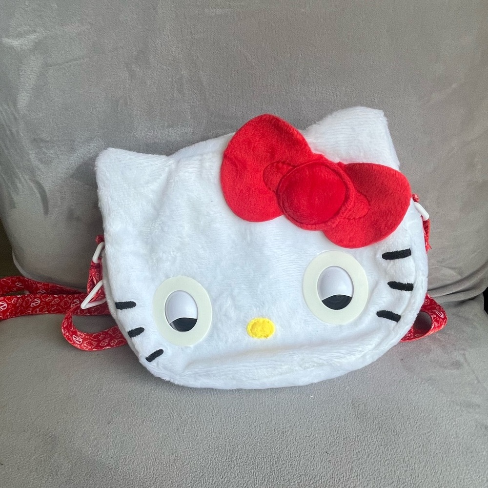 Hello Kitty Purse Pets‎